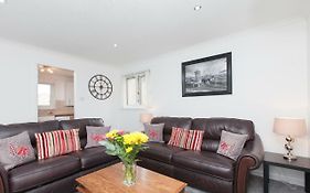 Prime Commuter Executive Apartment Dunfermline
